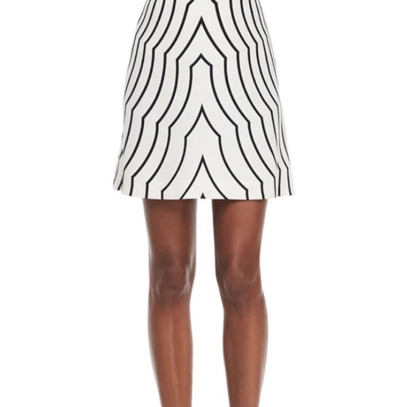 Marc by Marc Jacobs, Gorgeous black and white wave print design skirt! - Picture 3 of 6
